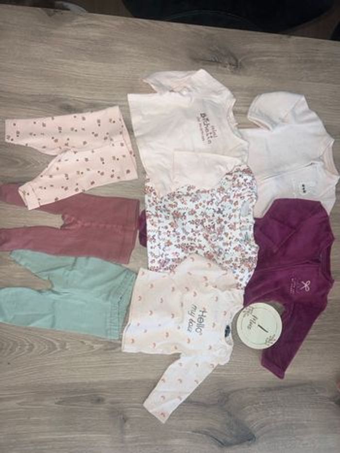 Lot vêtement fille 1 mois - photo numéro 7