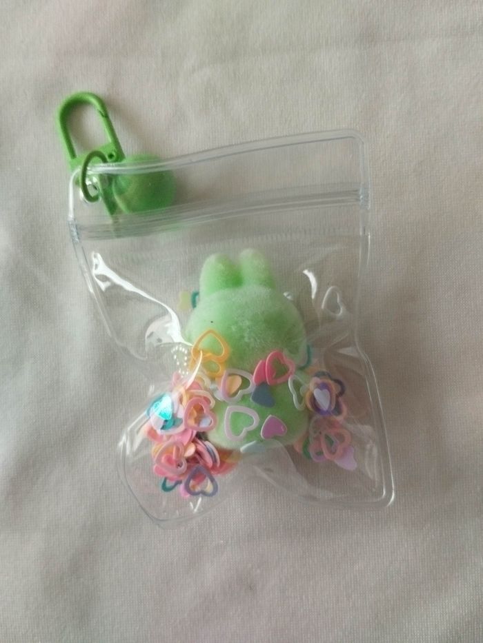 Porte-clés Labubu vert - photo numéro 3