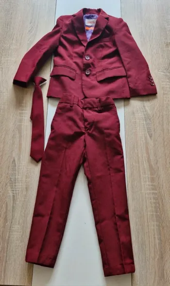 Costume bordeaux 4 ans Opos Suit – bon état