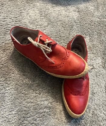 Chaussure rouge cuir