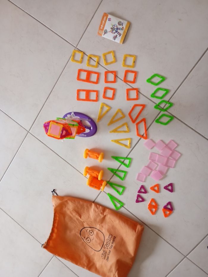 Jeu de construction magnetics