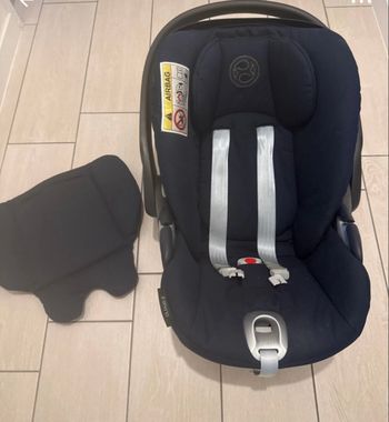 Cosy Cybex Cloud Z – Bleu marine – Très bon état+ réhausseur bébé