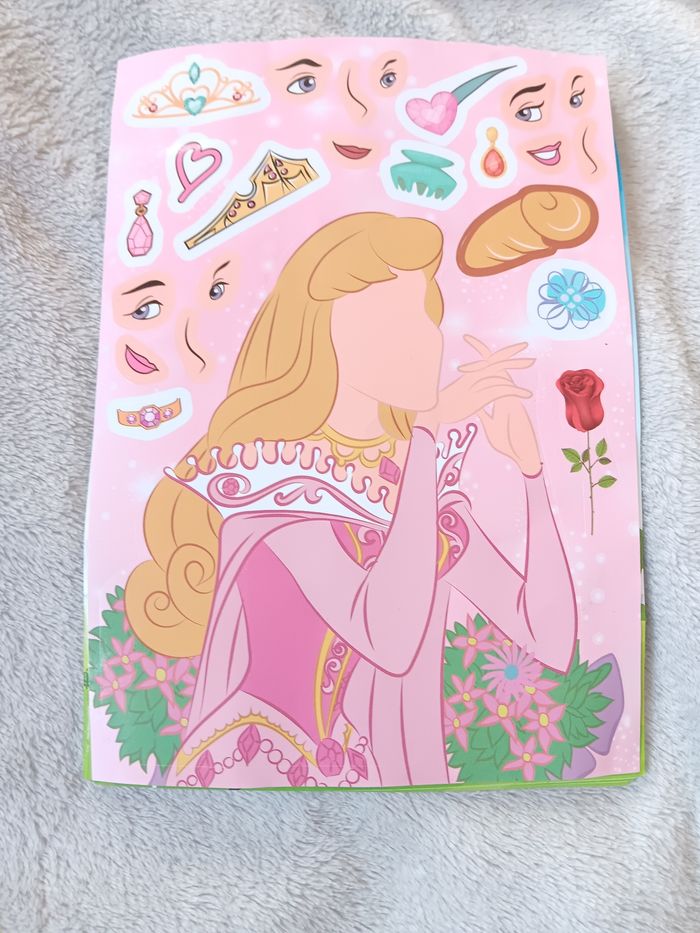 Puzzle stickers la belle aux bois dormant princesse disney