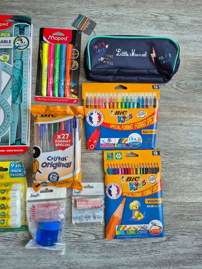 Lot fournitures scolaires stylos crayon trousse règle colle gomme etc - photo numéro 2