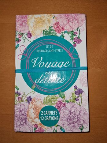 Livre Set de coloriages anti-stress voyage et détente en  TBE