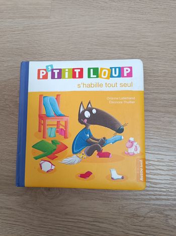 Livre p'tit loup s'habille tout seul