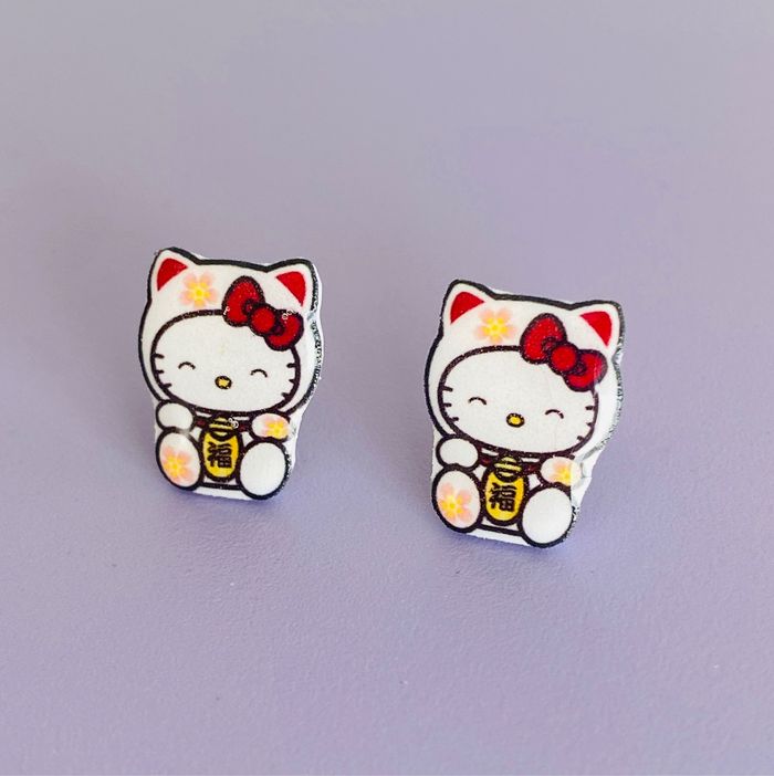 Boucles d’oreilles Fait main Résine Hello Kitty Maneki Neko