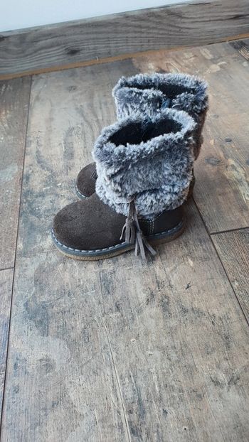 Chaussures André  taille 19 en très bon état