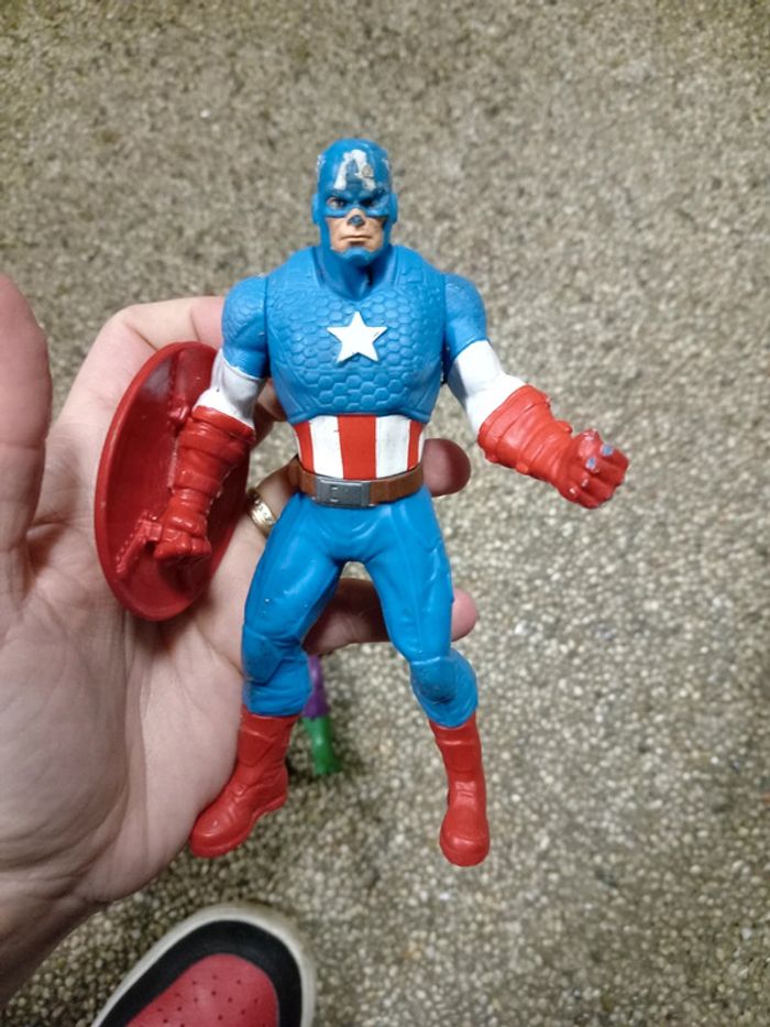 Lot de 2 petites figurines captain America et hulk - photo numéro 4