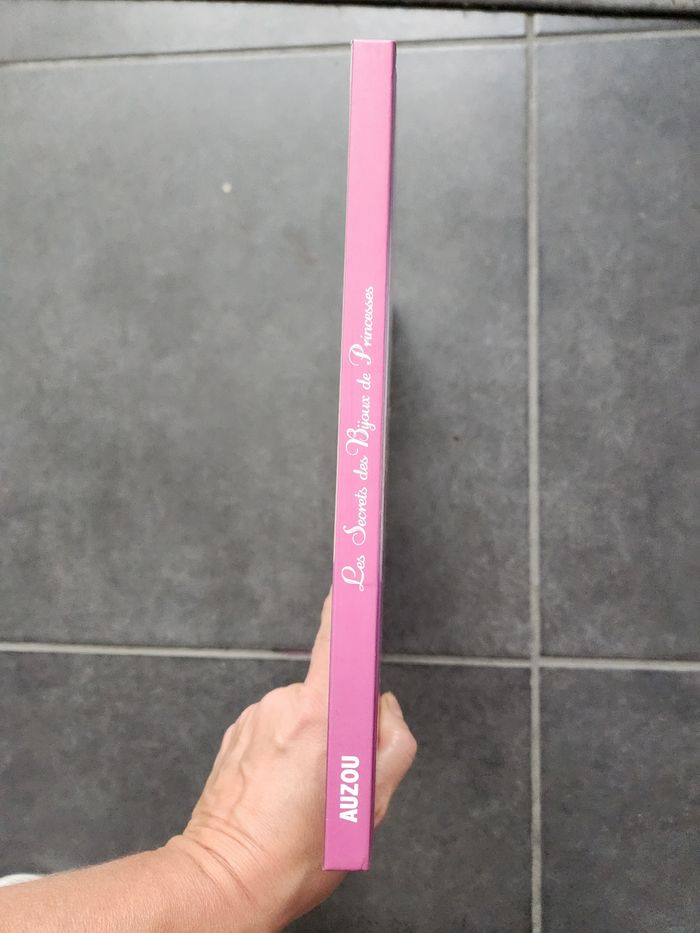 Livre  Les secrets des bijoux de princesses - photo numéro 6