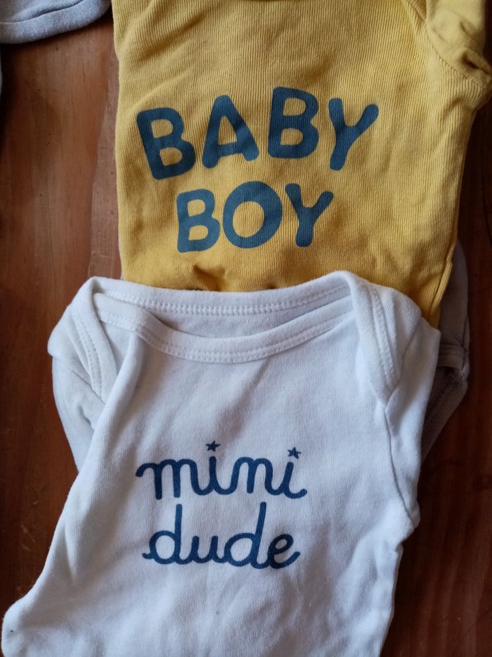 Lot 10 bodies 3 mois - photo numéro 5