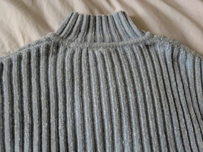 Pull court doux bleu clair très bon état M 38 H&M - photo numéro 5