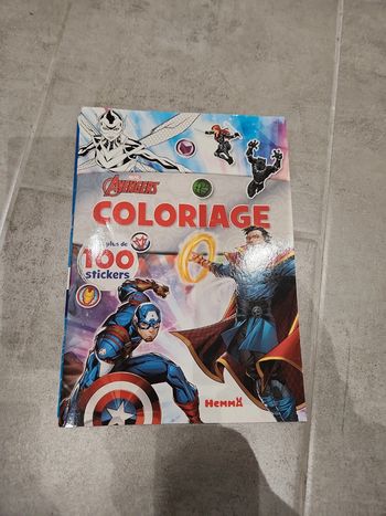 Lot de 2 coloriages :