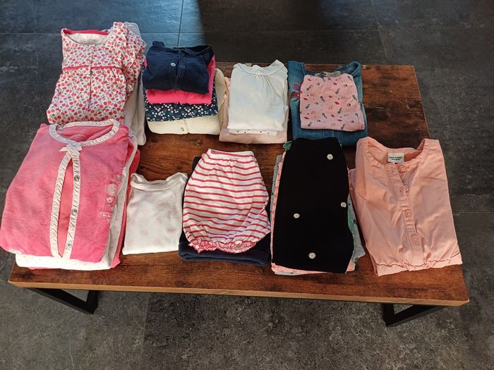 Lot vêtements fille 18 mois 22 pièces