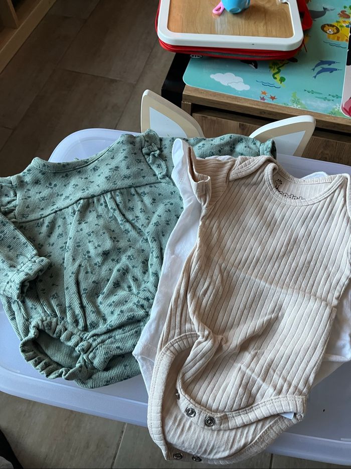 Lots bodies 0-1 mois - photo numéro 6