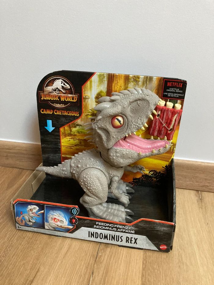 Bébé indominus rex jurassic world - photo numéro 2