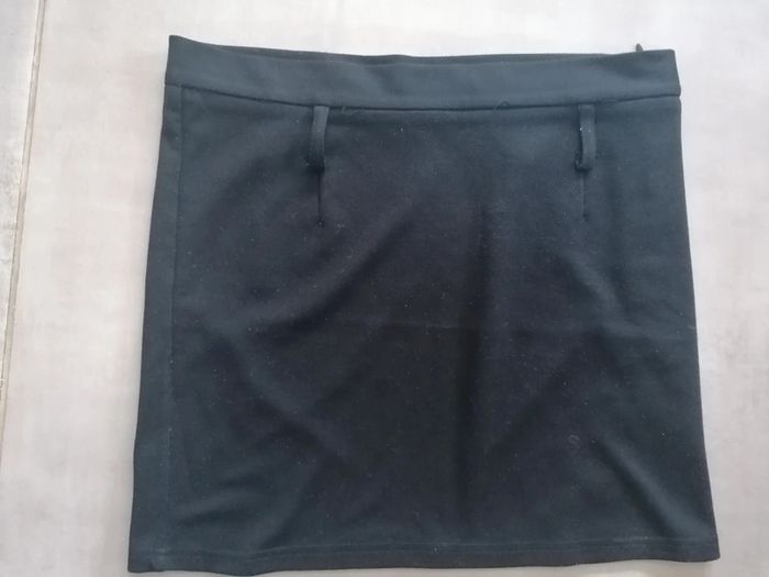 Jupe noire Jennyfer taille38 #Vêtements_femmes_krocaro - photo numéro 4