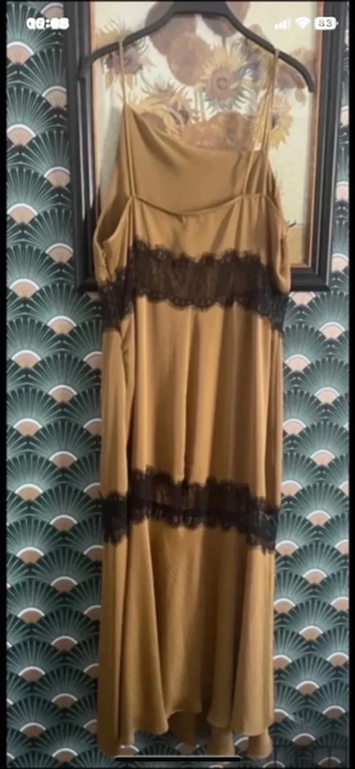 Robe mi longue en satin et dentelle Zara, taille XL - photo numéro 7