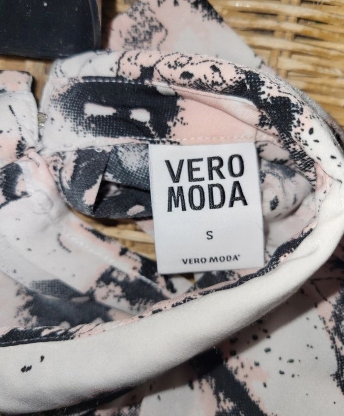 Haut  / chemisier femme Vero Moda - Taille S - Motif abstrait - photo numéro 3