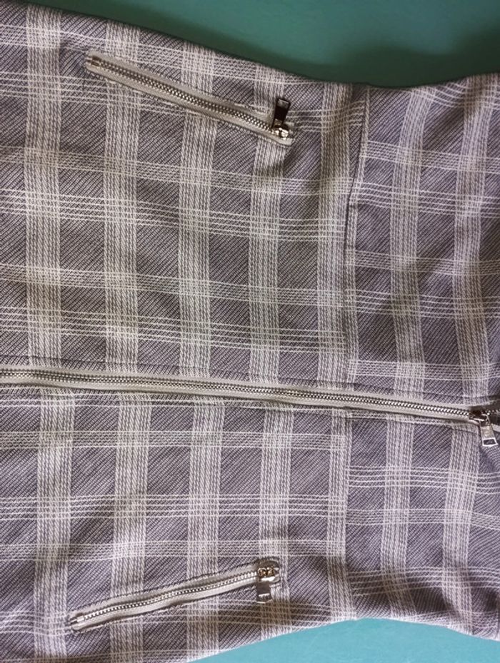 Robe extensible taille L marque voyelles en excellent état - photo numéro 4