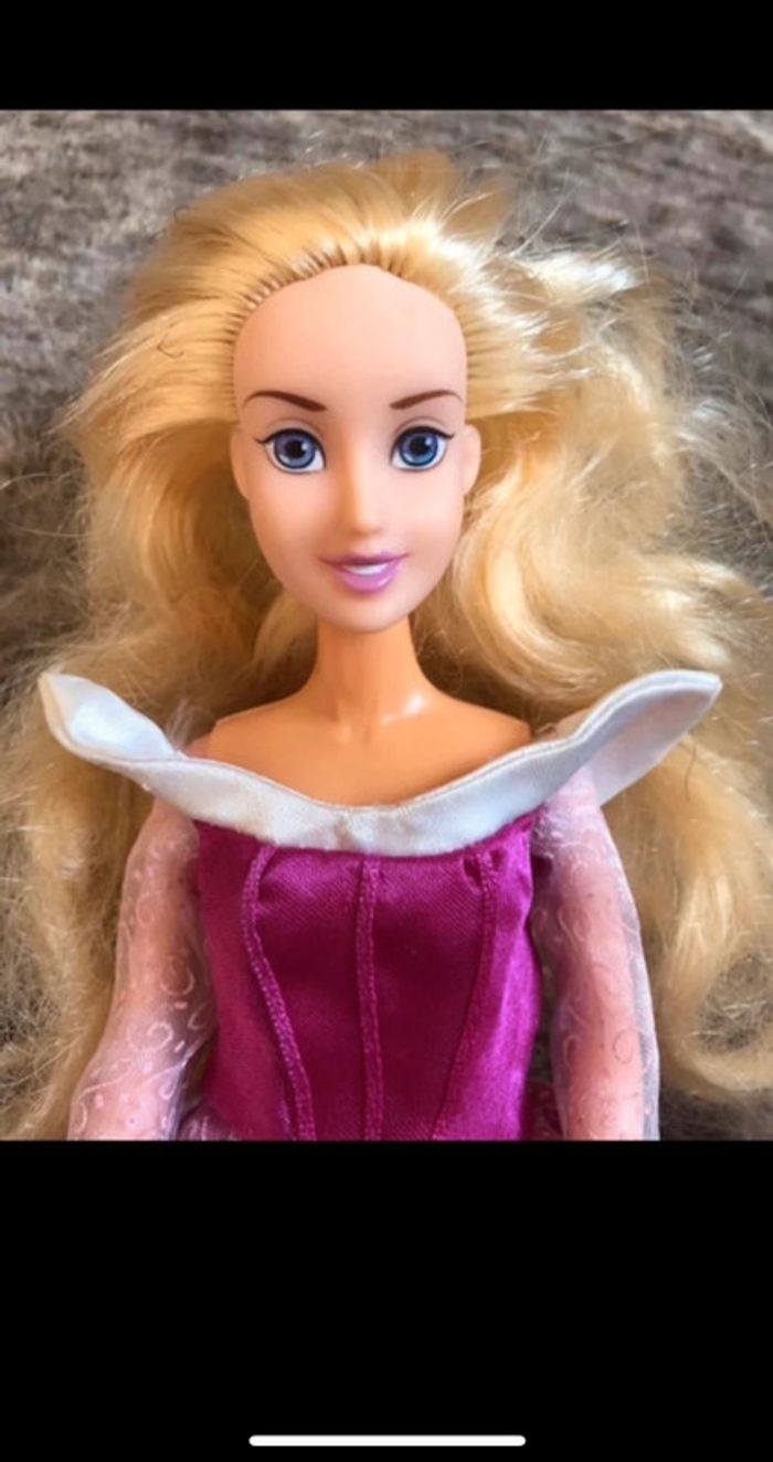 Poupée Aurore