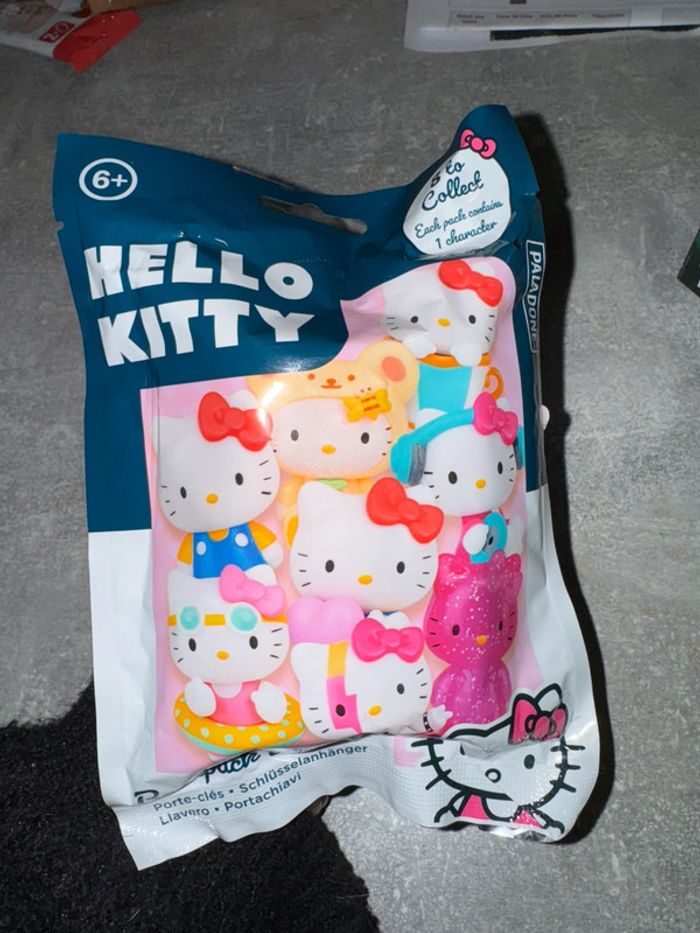 Sachet mystère porte clef Hello Kitty