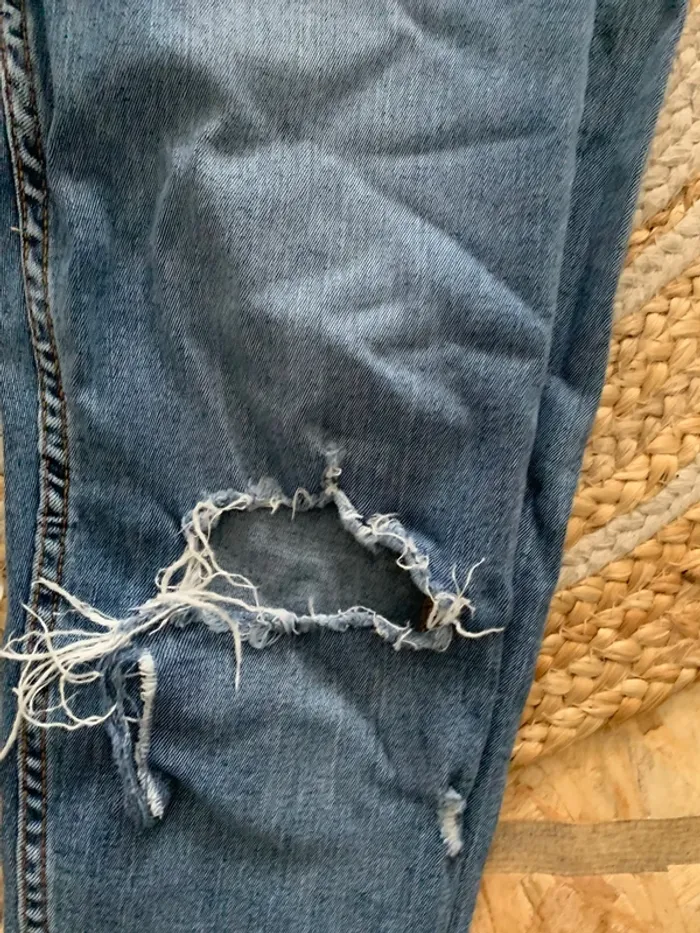 Jeans troué Zara - photo numéro 3
