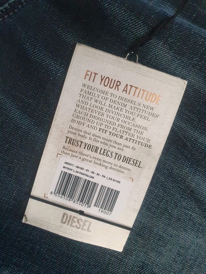 Jeans Diesel Droit NEUF - photo numéro 5