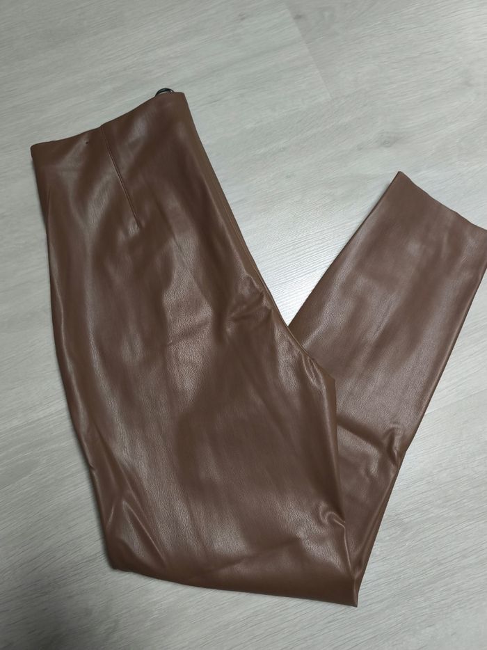 Pantalon simili cuir effet enduit - photo numéro 5