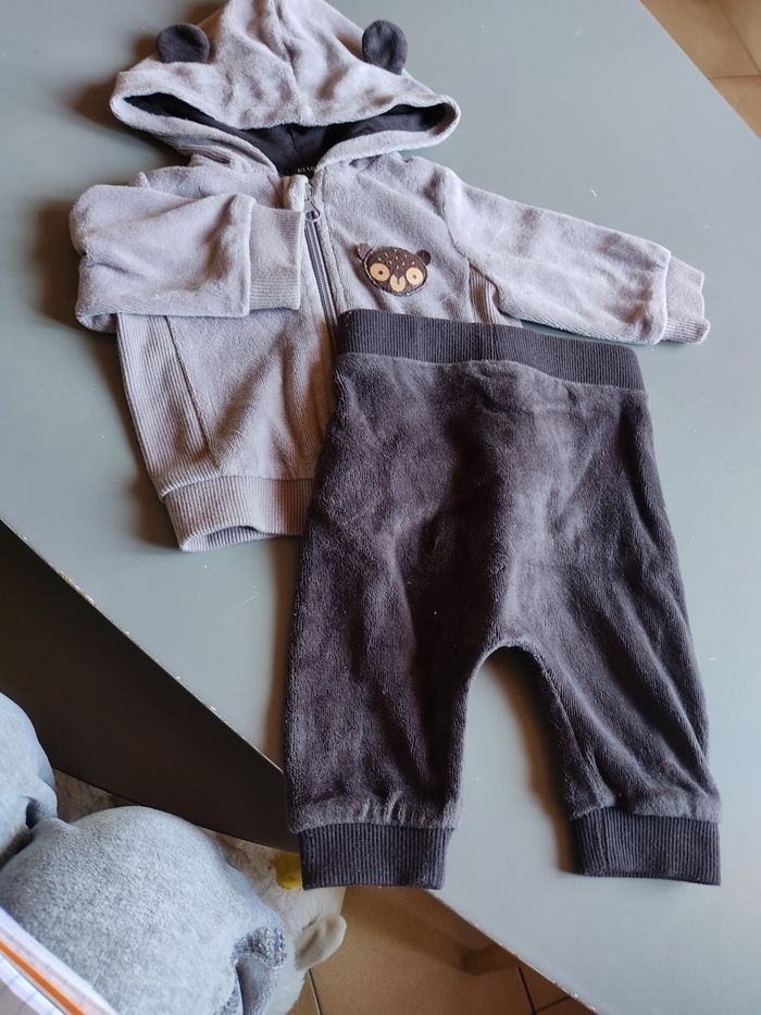 Ensemble pantalon+ veste garçon taille 3 mois