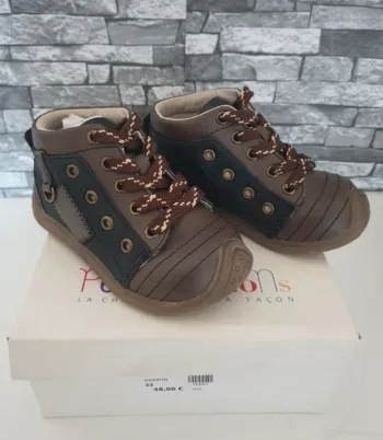 Chaussures bébé pointure 23