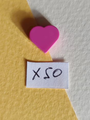 50 coeurs rose foncé LEGO - Excellent état 🌟 - Envoi rapide 🚚💨