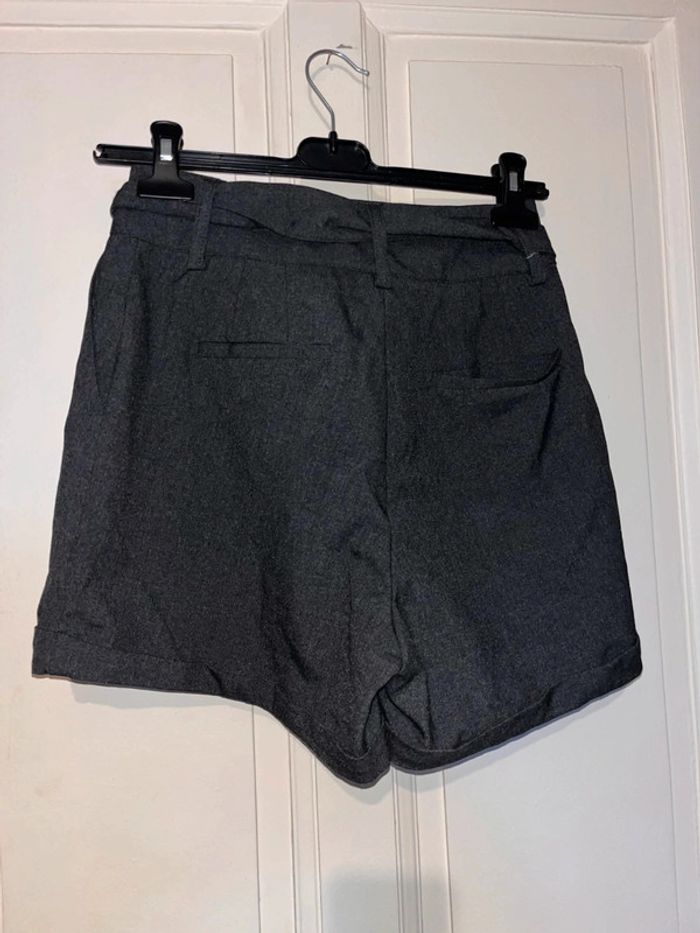 Short gris taille haute jennyfer taille 36 - photo numéro 5