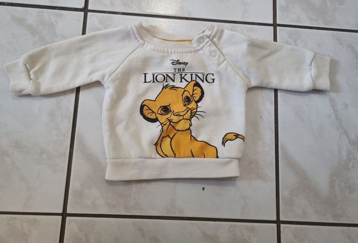 sweat blanc cassé primark disney le roi lion taille 3 mois