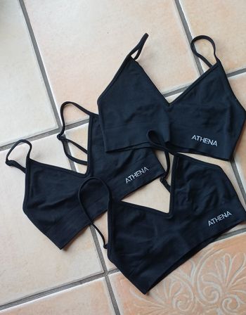 Lot 3 brassières XS Athena