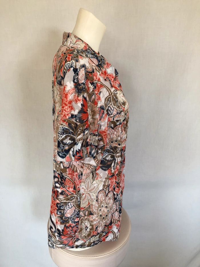 Chemise tons de rouge et noir fleurie taille 48 Damart bon état - photo numéro 2