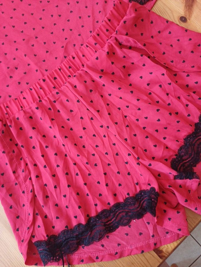 Pyjama rouge à cœurs noirs et dentelle 38/40 - photo numéro 3