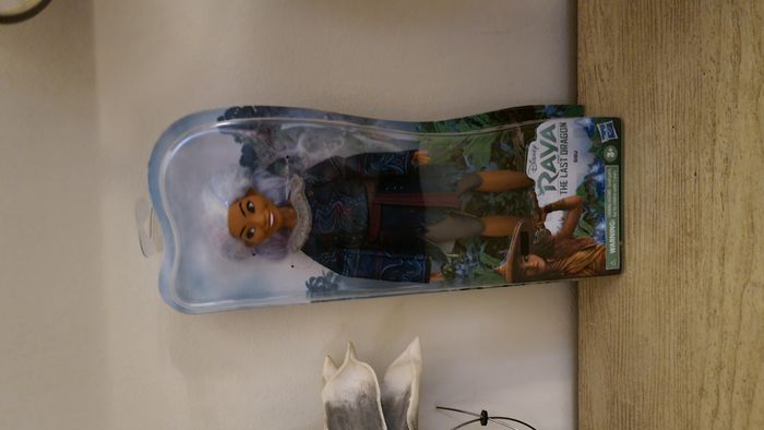 Disney - Raya et le Dernier Dragon - Poupée mannequin Sisu forme humaine - - photo numéro 2