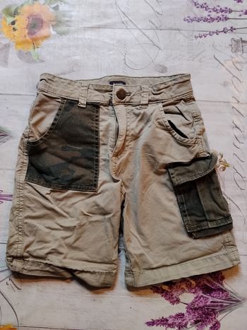 Short kaki 