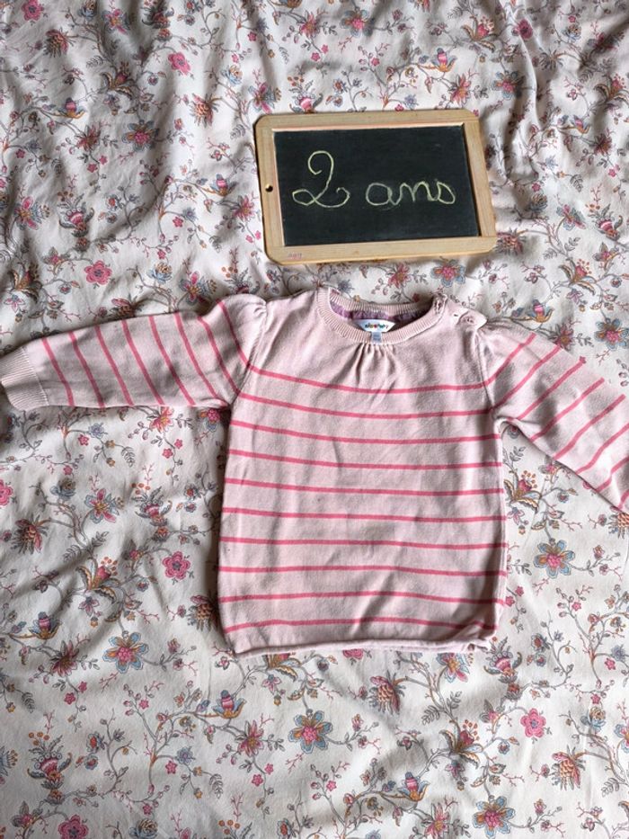 Pull fin taille 2 ans en très bon état - photo numéro 3