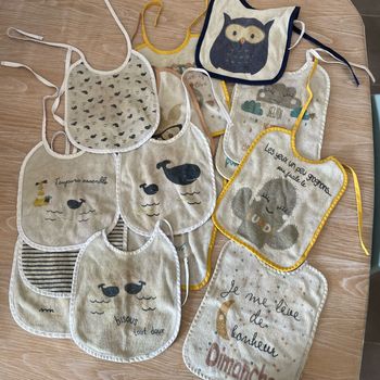 Lot de 14 bavoirs