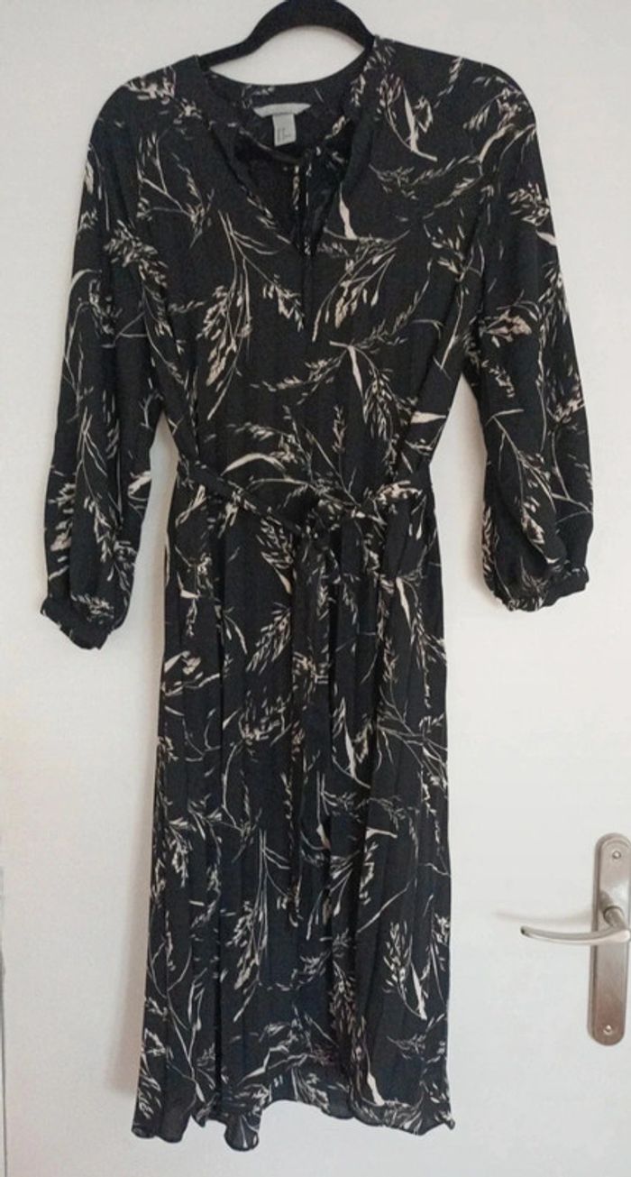 Magnifique robe longue toute plissée - photo numéro 2