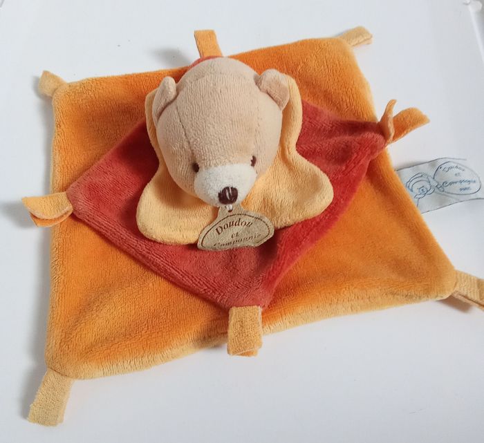 Doudou mouchoir garçon orange marron tête ours marque doudou et compagnie