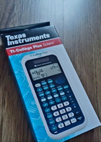 Calculatrice NEUVE TI collège plus de Texas Instruments