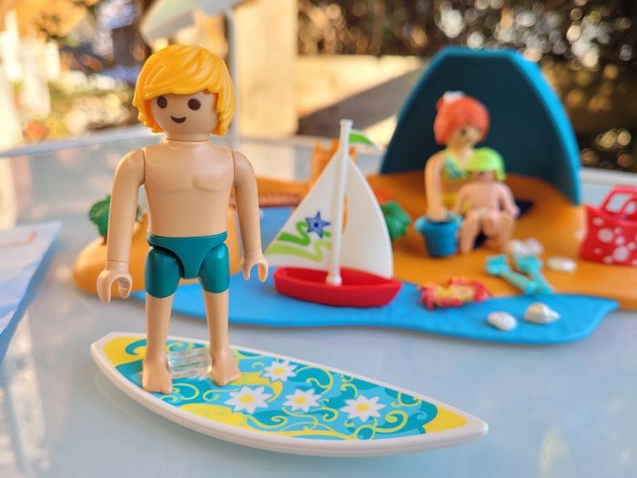 Playmobil Family Fun 9425 🏖 Famille de vacanciers et tente 🏖 - photo numéro 3