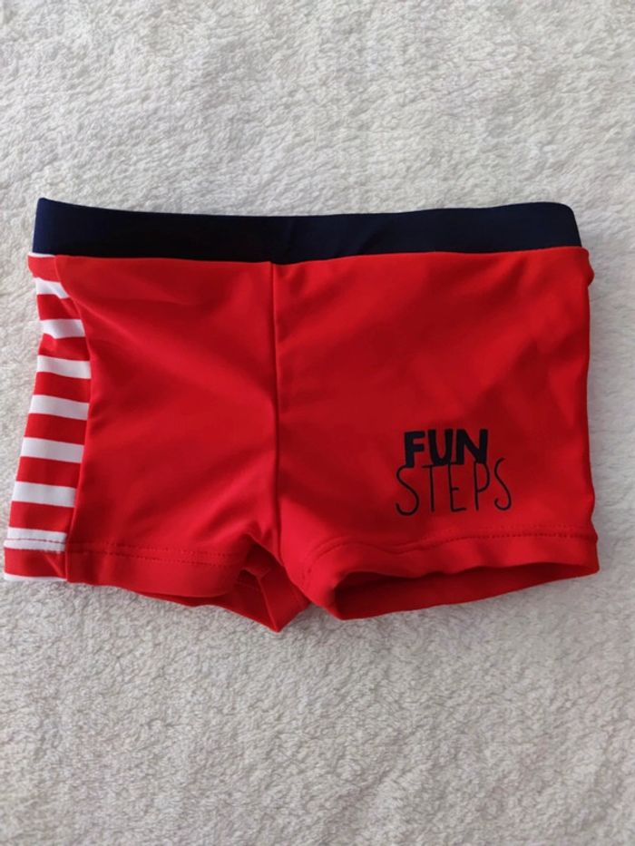 Maillot de bain short T.6 mois
