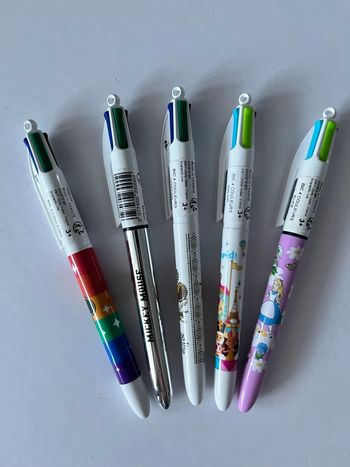 Lot 5 crayons à collectionner BIC Disneyland Paris