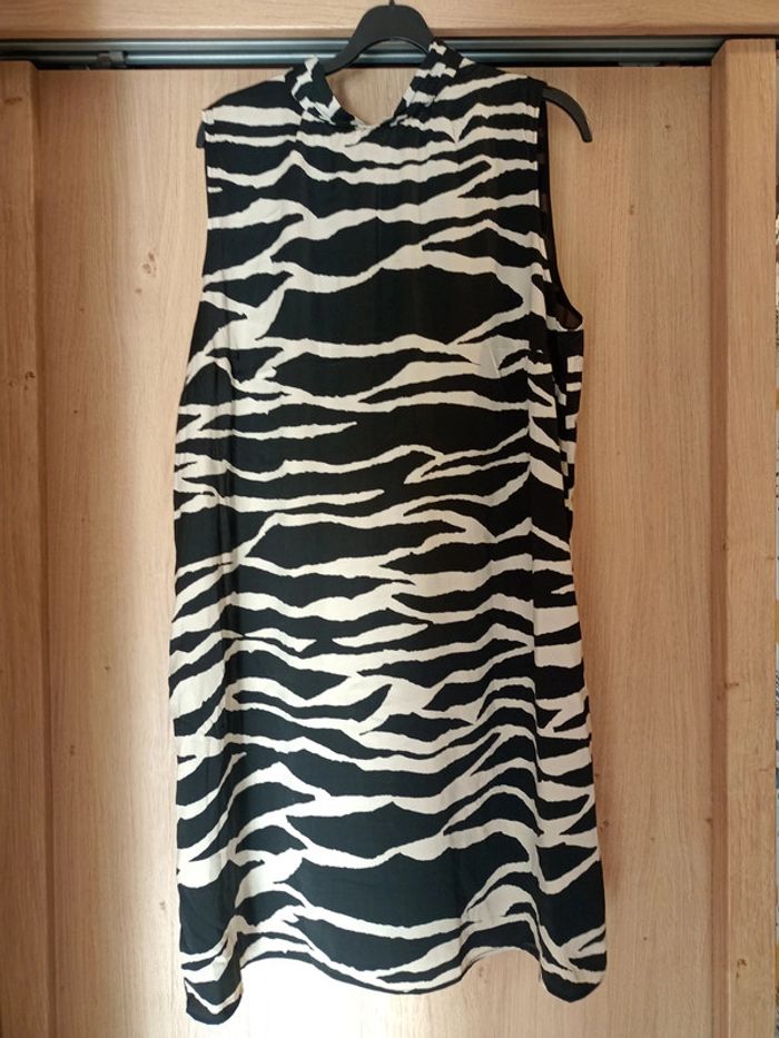 Robe H&M taille XL neuve avec étiquette - photo numéro 6