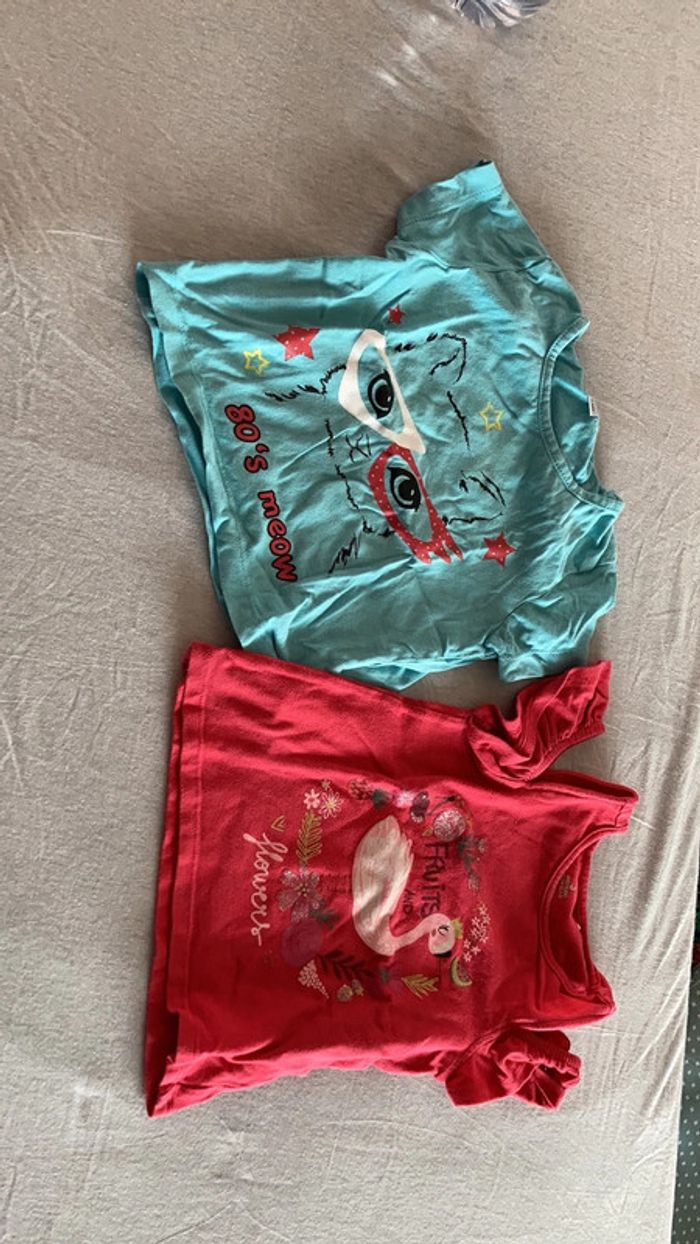Lot 2 tshirts