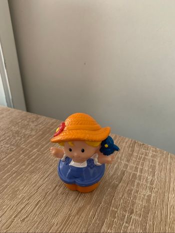 Figurine fille à l’oiseau Little people